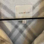 Ultra Flirt  Woman's Medium White Gray Plaid Shacket Fleece Jacket Photo 2
