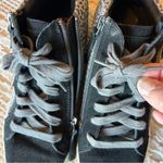 Blondo Waterproof Leather Sneakers. Size 8. Photo 2
