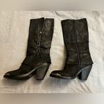 Zodiac black Knee Photo 2