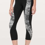Lululemon - Sweat & Repeat Crop 21” Serigraph Starlight Black Multi Leggings Photo 0