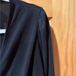 “Mi Ami" V Photo 4