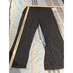 Rafaella  women's M comfort pull on black/white all over print capri pants NWT Photo 2