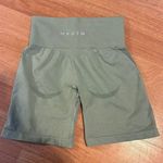 NVGTN Contour Seamless Shorts Photo 1