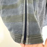 Helly Hansen  Women’s Graphic Fleece Hoodie size large blue outdoors Photo 1