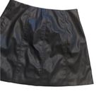 Divided  faux black leather skirt with front‎ zipper Photo 5