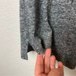 Old Navy Heathered Gray Arrow Graphic Women's Top Oversized Boyfriend Fit Size M Photo 2