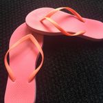 Coral Summer Beach 🏖 Flip Flops Size 6 Photo 4