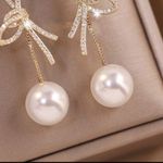 Elegant Gold and faux Pearl Drop Earrings 1pair Luxury Cubic Zirconia Bowknot Photo 2