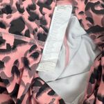 Fabletics Mila Pink Leopard Animal Print Capri Leggings Pants Size XS Photo 2