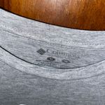 Columbia tshirt Photo 1