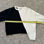 Alice + Olivia black & white colorblock crop long sleeve sweater size XS Photo 7