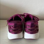 Kizik Athens Hands Photo 3