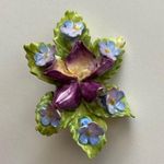 VINTAGE 50’s Flower Pin Made In England Bone China Garden Brooch violets Purple Photo 0