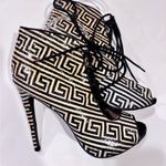 Zigi Soho  Martyr Peep Toe Lace Up Heel Shoe Size 8.5 Photo 1