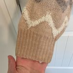 Illa Illa EUC |  women’s chevron patterned soft knit v-neck sweater — M/L‎ Photo 3