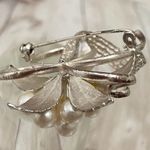 Vintage Unsigned Faux Pearl 3D Flower Brooch Photo 9