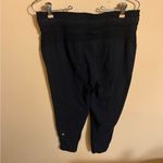 Lululemon  Dance Studio 25” Mid-Rise Crop Joggers in Black Photo 6