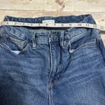 Good American  Raw Hem Distressed Jeans Medium Wash Size 6 26 Straight Leg Photo 4