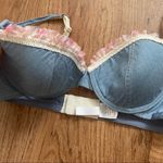 Jessica Simpson bra Photo 2