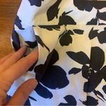 Simply Vera, Vera Wang Simply Vera Vera Wang size 6 white black navy back zipper front pockets Photo 4