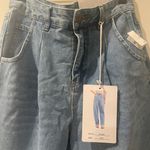 Blue Savvy Slouch Mom Fit Jeans - Juniors size 5 Photo 2