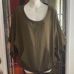 Sans Souci Top Womens Size M 3/4 Wide Sleeve Banded Bottom T-Shirt Green Pockets Photo 0