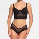 SKIMS Femme Lace Balconette Corset M Photo 0