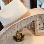 Cowgirl Hat. Tan Photo 2