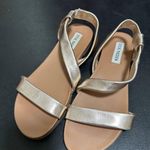 Steve Madden  Dessie Flat Sandals Metallic Pink Silver Gladiator Womens Size 8 Photo 0