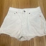 White Distressed High Photo 0