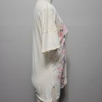 Lucky Brand  cream floral ringspun vneck tee size medium Photo 3