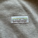 Patagonia long sleeve crewneck size small Photo 2