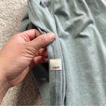 Vuori Boyfriend Sweatpant Mid Rise 7/8 Length in Vintage Pistachio Heather XS Photo 10