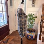 Coco & Main EUC Plaid Long Sleeve Tunic with Ruched Sleeves and Sides Tan Size M Photo 2