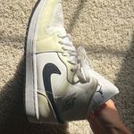 Air Jordan Coconut Milk, Jordan 1 Photo 3