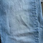 American Eagle Relaxed Mom Jean in Light Blue Wash Size 2 Long High Rise Tapered Photo 2