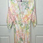 Adore Me  lace detail floral spring robe no belt M Photo 1