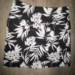 S.C. & Co black and white skort size medium. Photo 0