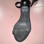 Fioni  size 8 black scalloped open toe sandals Photo 4