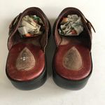 Clarks CORDOVAN Slip On Shoes Burgundy Leather Womens Size 7M Comfy 84631 Photo 4