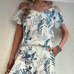 Floral Blue and White Jumpsuit NWOT very cute Size undefined Photo 2