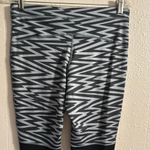 Nike Black and Gray Patterned Leggings Photo 3