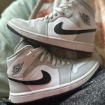 Nike Jordan 1 Mid Smoke Grey Photo 2