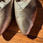 BIRDIES The Swan Gold leather slip on shoes Sz 9 Photo 3