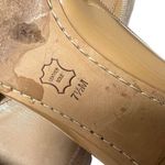 Tory Burch  Chelsea Camellia Pump Tan Nude Patent Leather Low Heel Logo Size 7.5 Photo 10