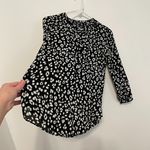 NYDJ  NOT YOUR DAUGHTERS JEANS Pintuck Blouse 3/4 Sleeve Pleatback Black White Photo 8