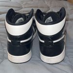 Nike Jordan 1 Mid Carbon Fiber Photo 5