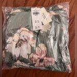 Abercrombie & Fitch co-ord tiered floral print satin maxi skirt in green Photo 6