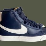Nike  Blazer Mid '77 Women's Shoe Size 9 #B1849 Photo 1