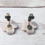 Vintage Clip On Earrings Light Dusky Pink Flower Photo 6